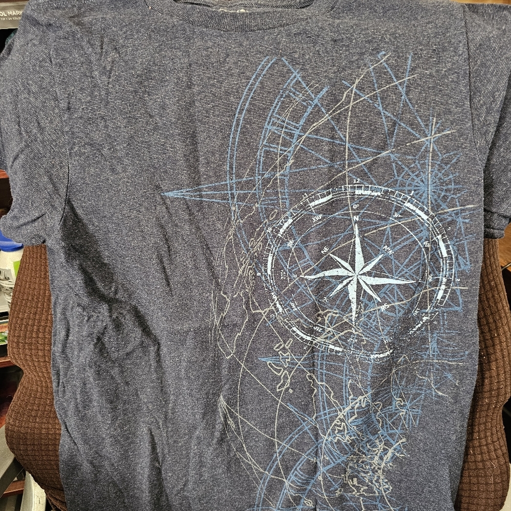 Mens Small T shirt - Apt 9